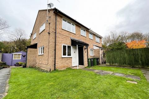 1 bed property, in Birchwood, £125,000