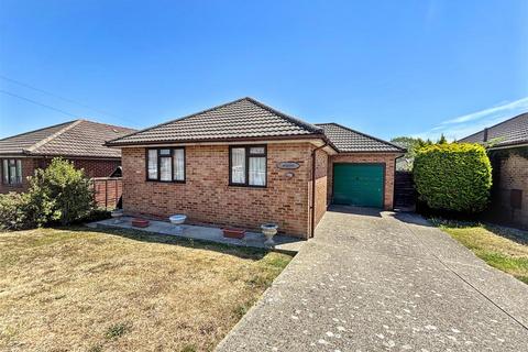 2 bed property, in Binstead Lodge Road, £255,000
