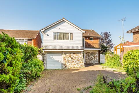 4 bed property, in The Coppice, £850,000