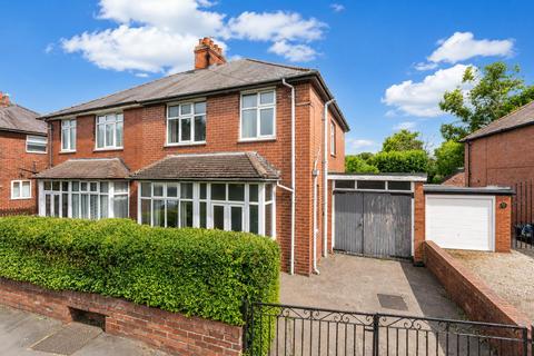 3 bed property, in Mayfield Grove, £325,000
