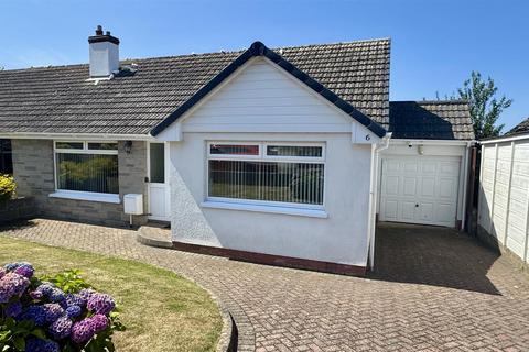 3 bed property, in Stallards, £395,000