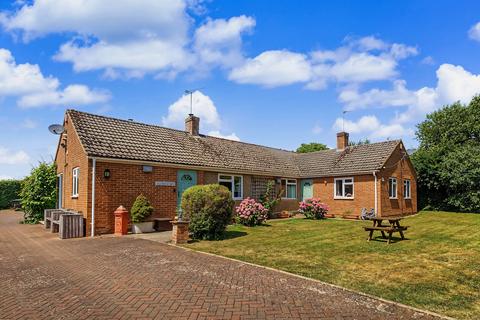 4 bed property, in Pitts Lane, £800,000