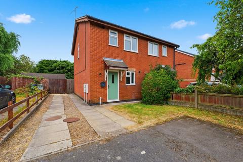 2 bed property, in 45 Dovedale Avenue, £155,000