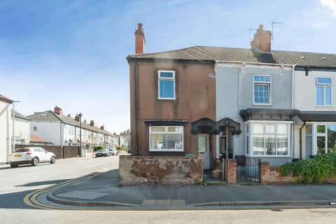 2 bed property, in Fildes Street, £90,000