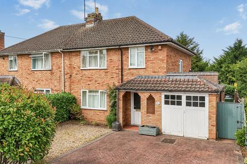 3 bed property, in Avon Crescent, £525,000