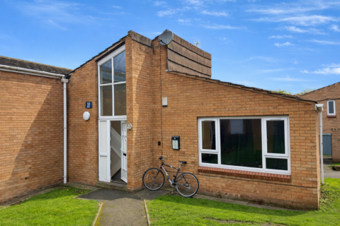 6 bed property, in 32. Park Village, £100,000