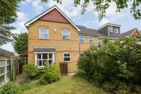 1 bed property, in Christabel Close, £350,000