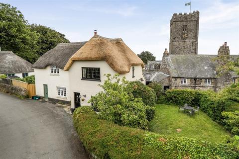 2 bed property, in Ilsington, £300,000