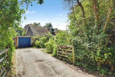 4 bed property, in Clayhill, £500,000