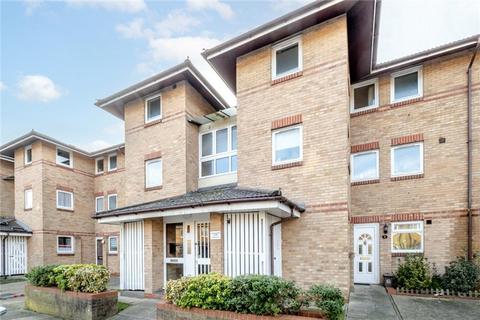 1 bed property, in Varcoe Road, £240,000