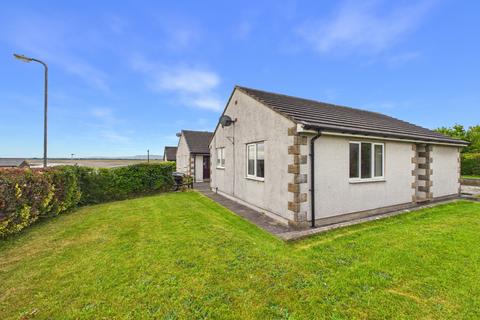 2 bed property, in The Island, £165,000