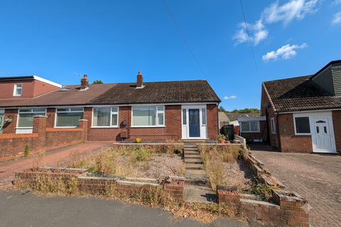 3 bed property, in Foxholes Road, £240,000