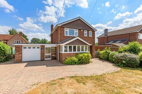3 bed property, in Flowers Bottom Lane, £765,000
