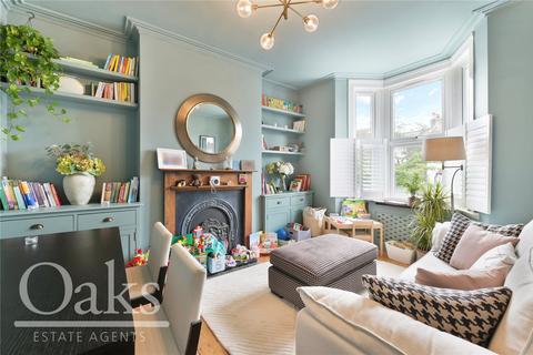 2 bed property, in Colmer Road, £450,000