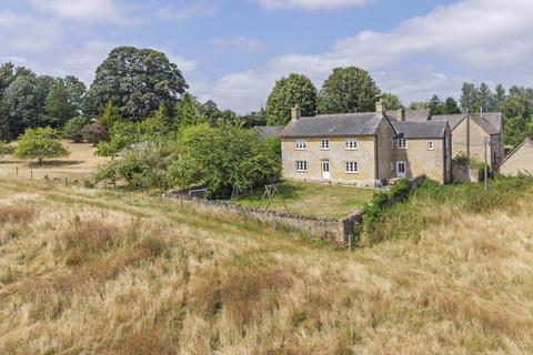 5 bed property, in Hill Farmhouse, £1,300,000