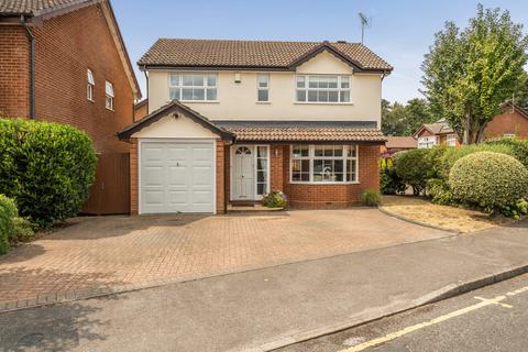 4 bed property, in Epping Way, £650,000