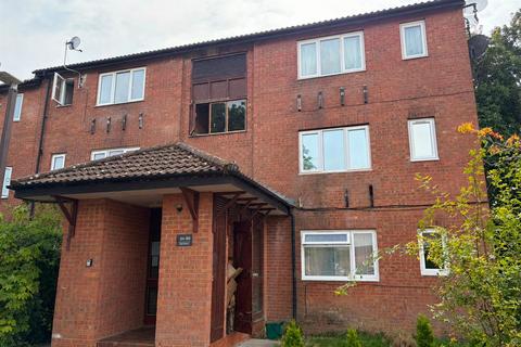 1 bed property, in Denmead, £130,000