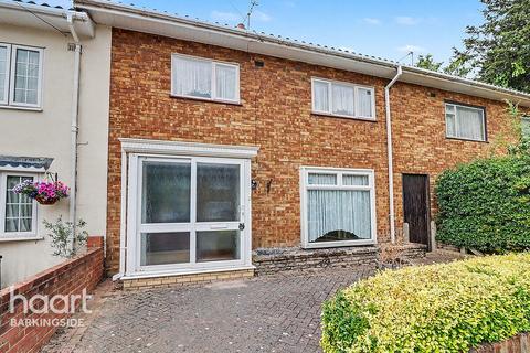 3 bed property, in Tower Close, £400,000