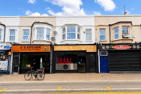 2 bed property, in Forest Road, £650,000