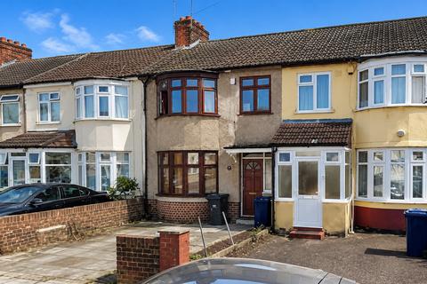 3 bed property, in Sunnycroft Road, £550,000