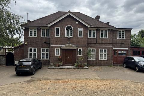 7 bed property, in Albert Drive, £3,400,000