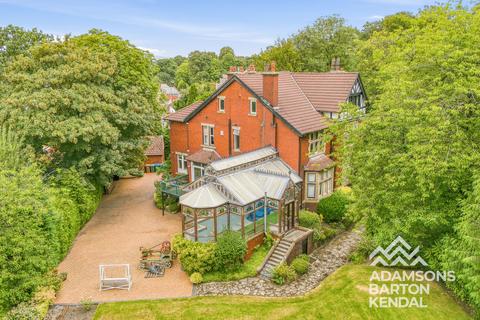 7 bed property, in Marland Grange, £950,000