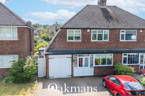 3 bed property, in Willow Road, £425,000