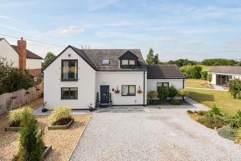 4 bed property, in Church Fenton Road, £800,000