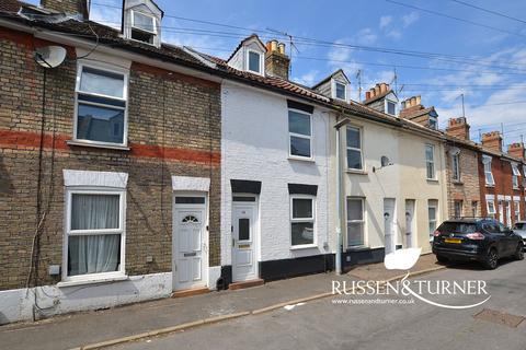 2 bed property, in Birchwood Street, £145,000