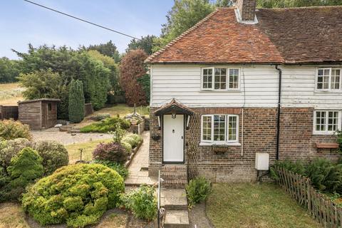 2 bed property, in Redwings Lane, £425,000