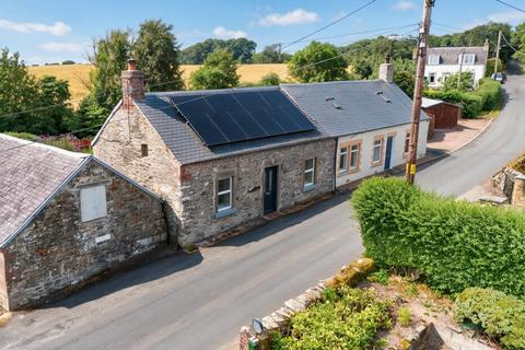 1 bed property, in Roadside Cottage, £120,000