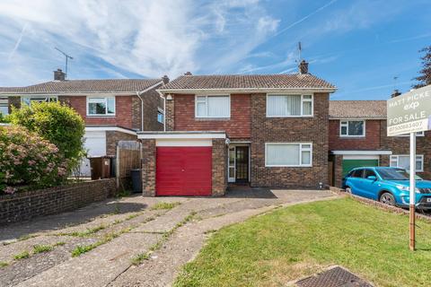 3 bed property, in Fermor Way, £375,000