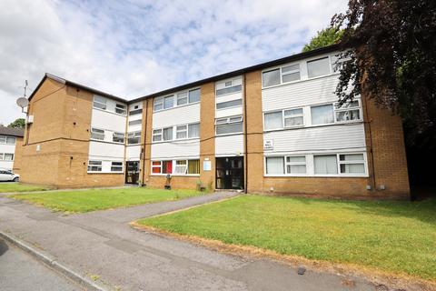 1 bed property, in Beechcroft, £110,000