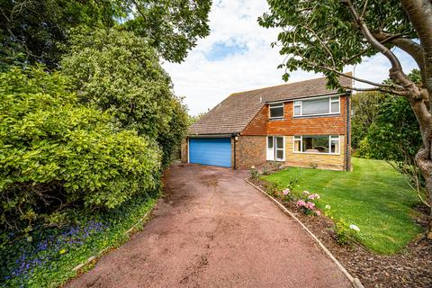 4 bed property, in Alfriston Close, £750,000