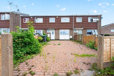 3 bed property, in 28 Ashwood Avenue Kirkby In Ashfield, £50,000