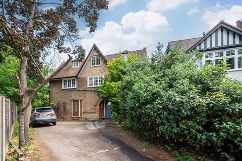 2 bed property, in Hoop Lane, £660,000