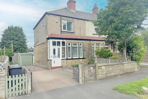 2 bed property, in Auckland Road, £190,000