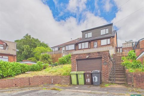 5 bed property, in New Royd Avenue, £250,000