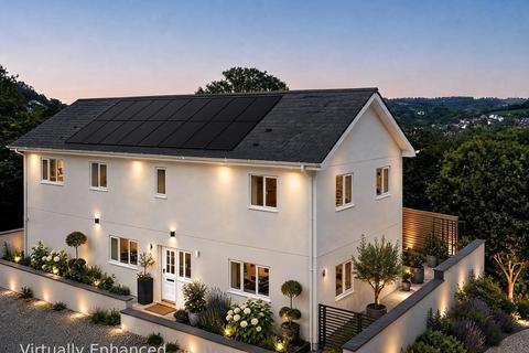 4 bed property, in Rose Hill, £825,000