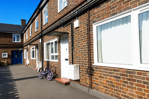 2 bed property, in Moree Way, £265,000