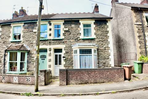 2 bed property, in East View, £165,000