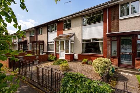 3 bed property, in 92 Newmains Road, £120,000