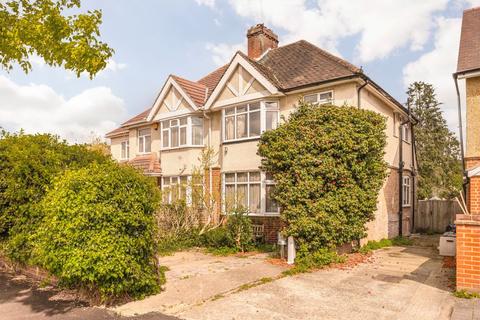 3 bed property, in Lyncroft Gardens, £550,000