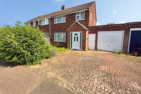 3 bed property, in Aspen Avenue, £375,000