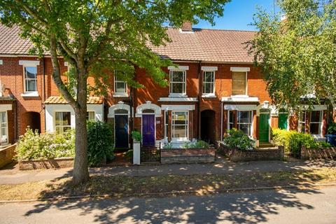 3 bed property, in Trafford Road, £285,000
