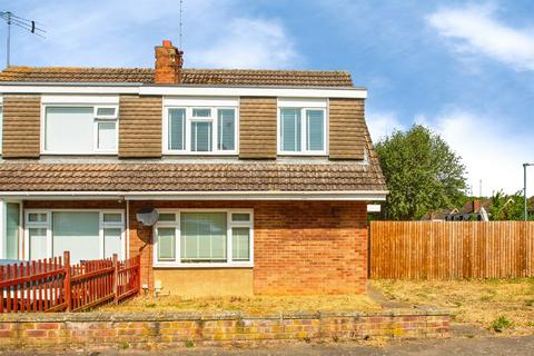 3 bed property, in Roman Way, £280,000