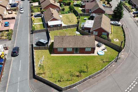 3 bed property, in Beverley Way, £450,000