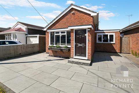 3 bed property, in Craven Avenue, £325,000