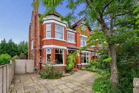 7 bed property, in Rathen Road, £1,150,000