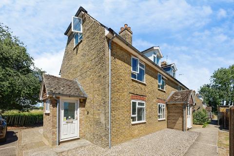 2 bed property, in Park Terrace, £280,000